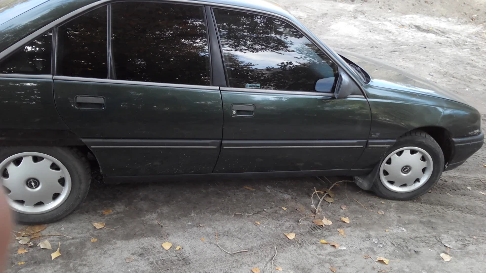 Opel Omega 2.0 5