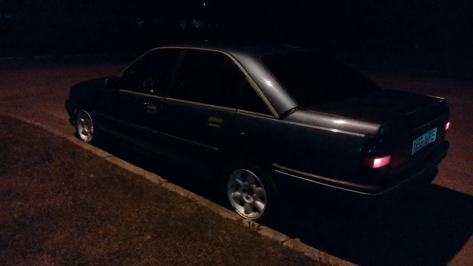 Opel Omega 2.0 5