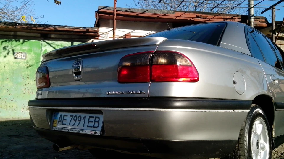 Opel Omega 2,0 5