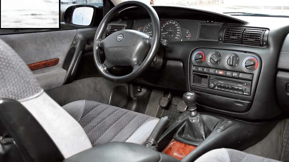 Opel Omega 2.0 2