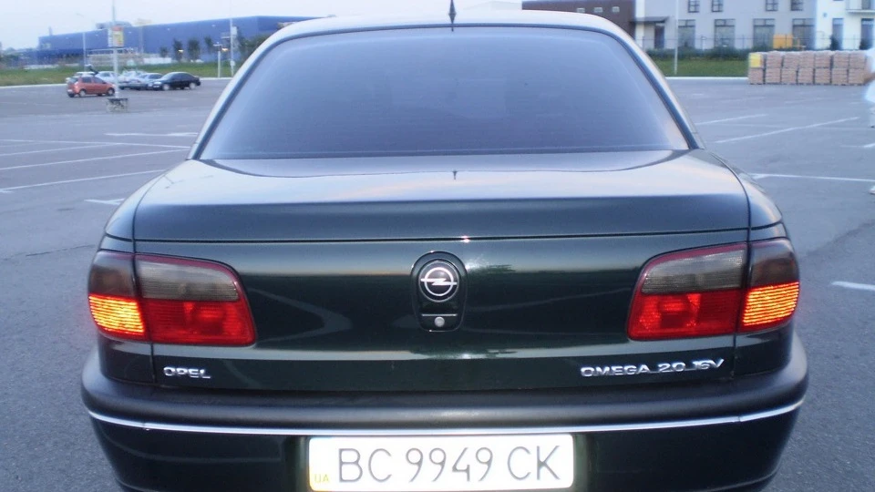 Opel Omega 2.0і 16V 3