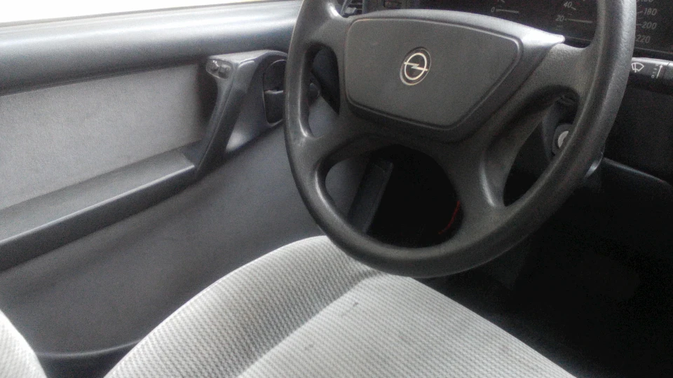 Opel Omega 2.0i АККП 2