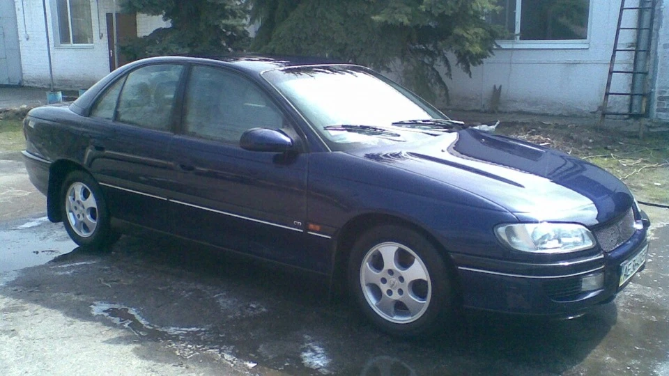 Opel Omega 2.0i V16 X20XEV 3