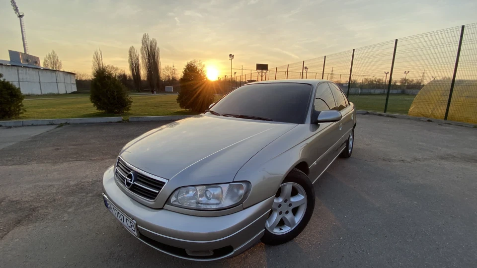 Opel Omega 2.2 16V 3