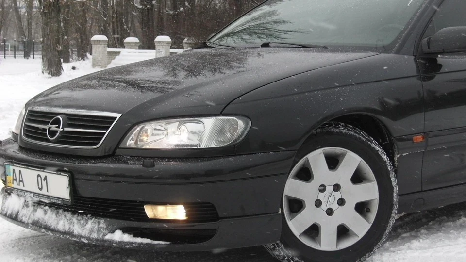 Opel Omega 2.2 АТ Снин у фраку 3