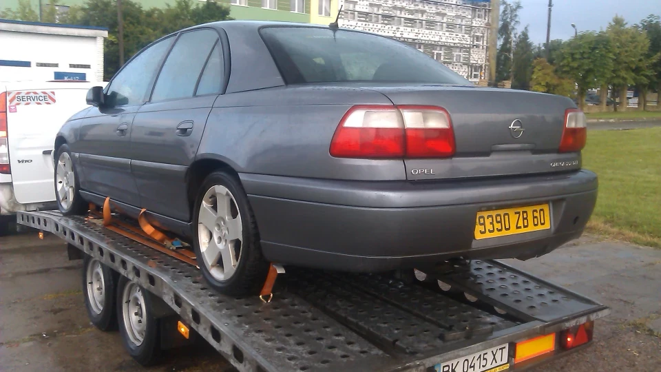Opel Omega 2.2 DTI 4