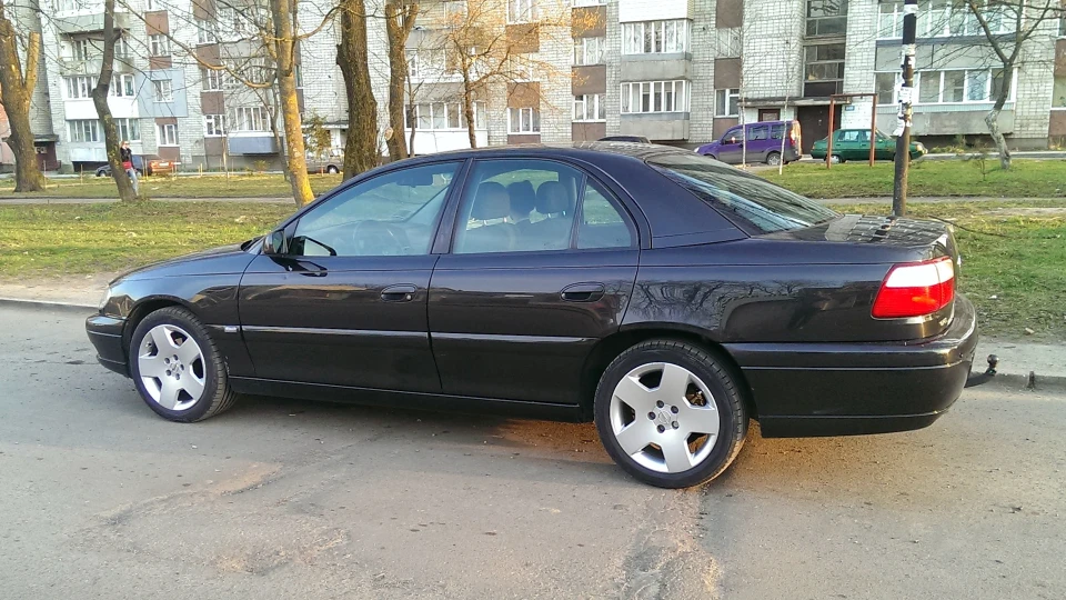 Opel Omega 2.2 DTI 4