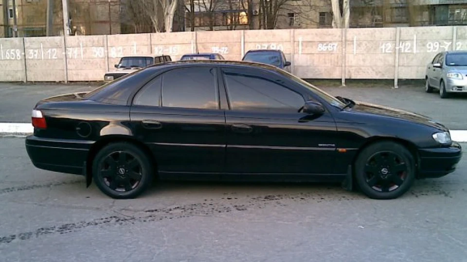 Opel Omega 2.2 2