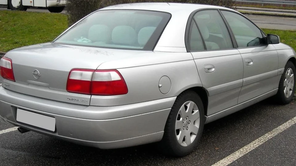 Opel Omega 2.2 2