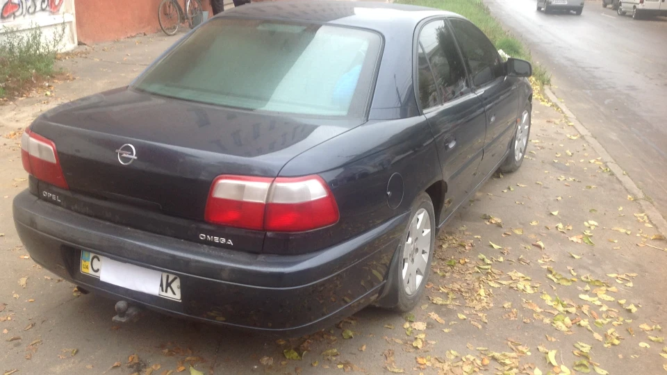 Opel Omega 2.2 2