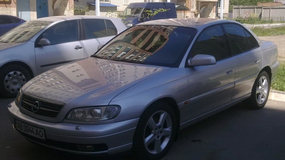 Opel Omega 2.2I 4