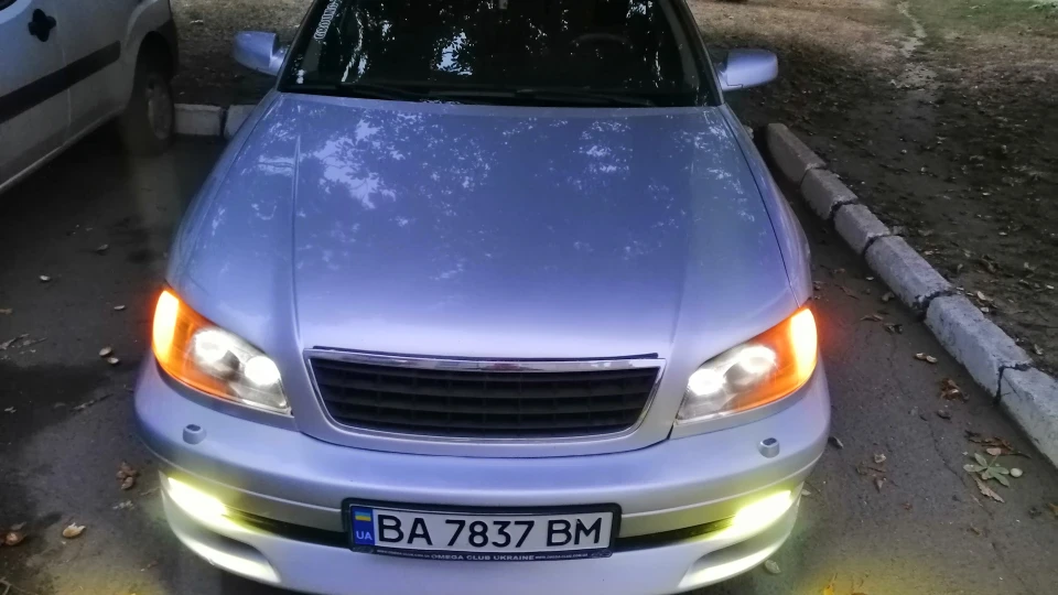 Opel Omega 2,2i 3