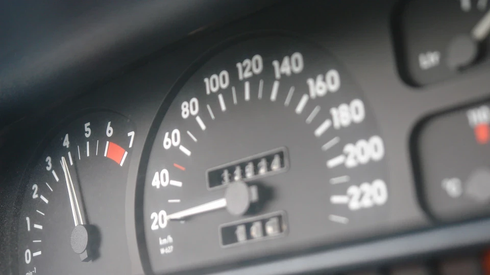 Opel Omega 2.4i 5