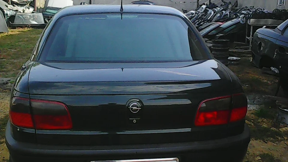 Opel Omega 2,5 TDS 4