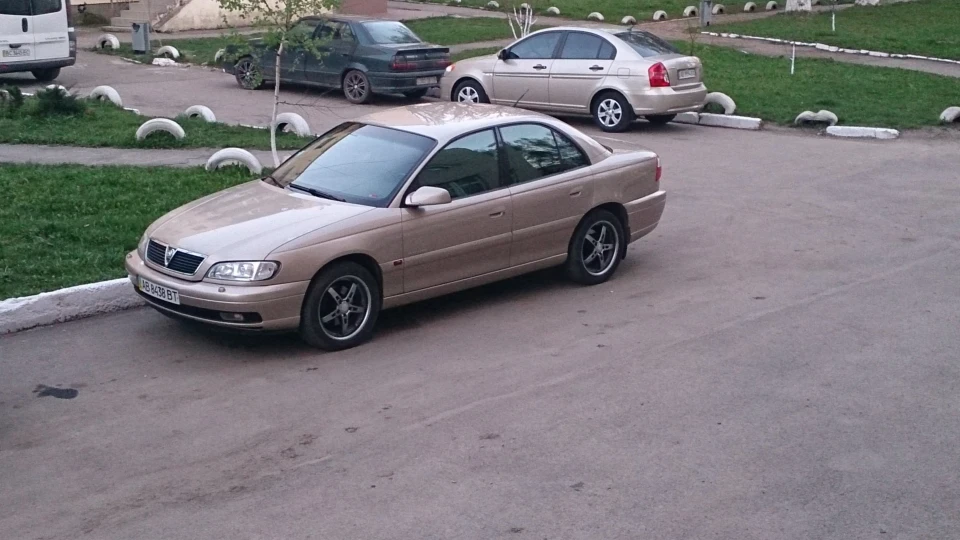 Opel Omega 2.5 V6 Elegance 2