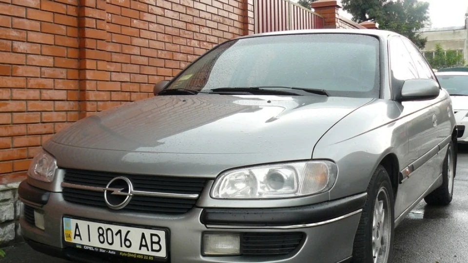 Opel Omega 2.5 V6 2