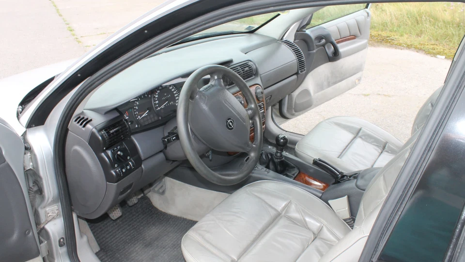 Opel Omega 2.5 V6