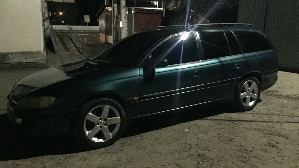 Opel Omega 2.5TD Caravan 2