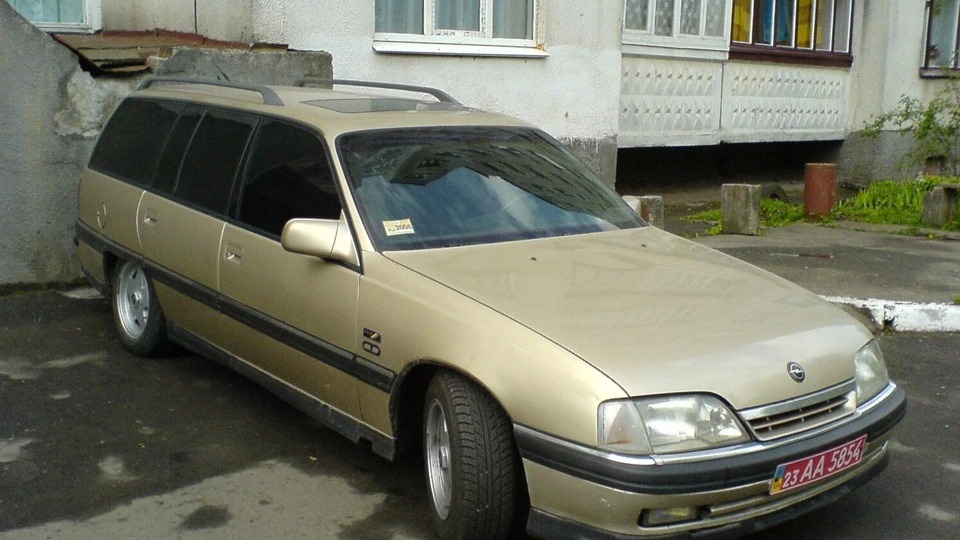 Opel Omega 2.6i CD