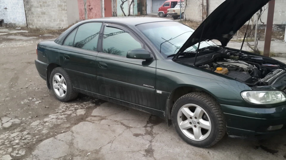Opel Omega 3,0 Executive 2