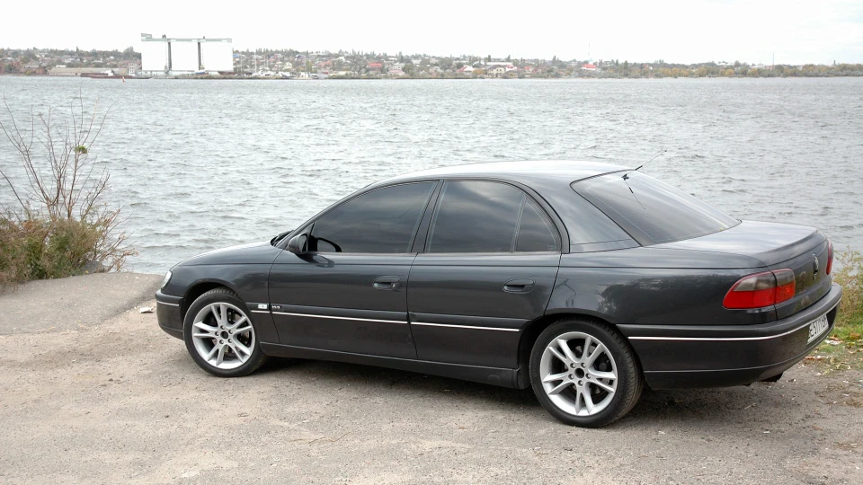 Opel Omega 3.0 компресор 3