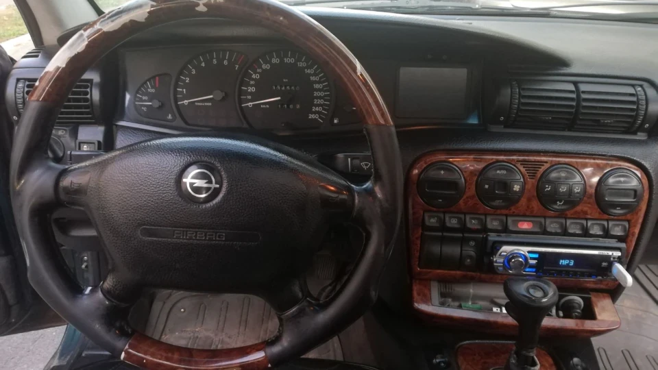 Opel Omega 3.0 MV6 3