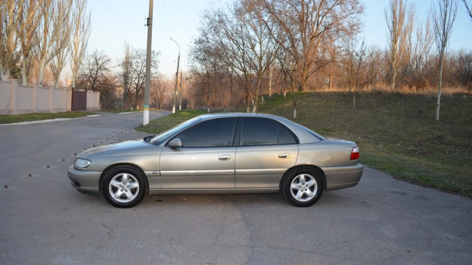 Opel Omega 3.2 V6 МКПП