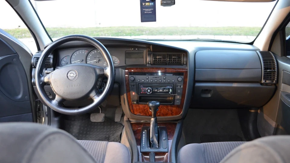 Opel Omega 3.2 V6 МКПП 3