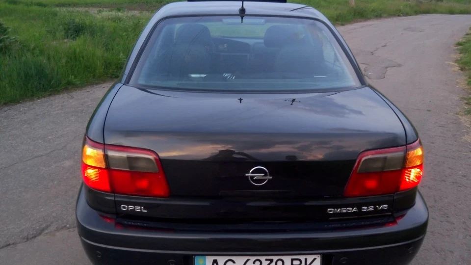 Opel Omega 3.2 V6 4