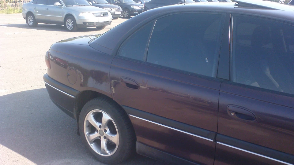 Opel Omega B 2.0 16V 4