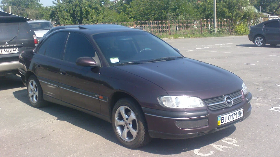 Opel Omega B 2.0 16V 5