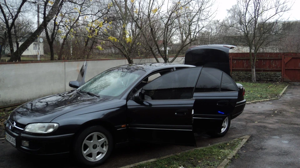 Opel Omega B 2.0 4