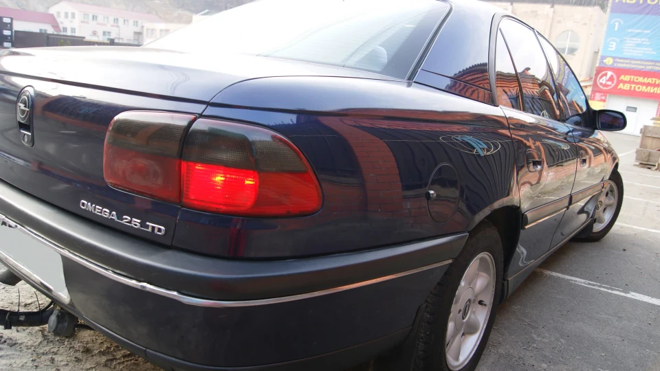 Opel Omega B 2.5 TD m51 engine 4