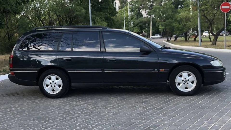 Opel Omega B Caravan X20XEV AT 3