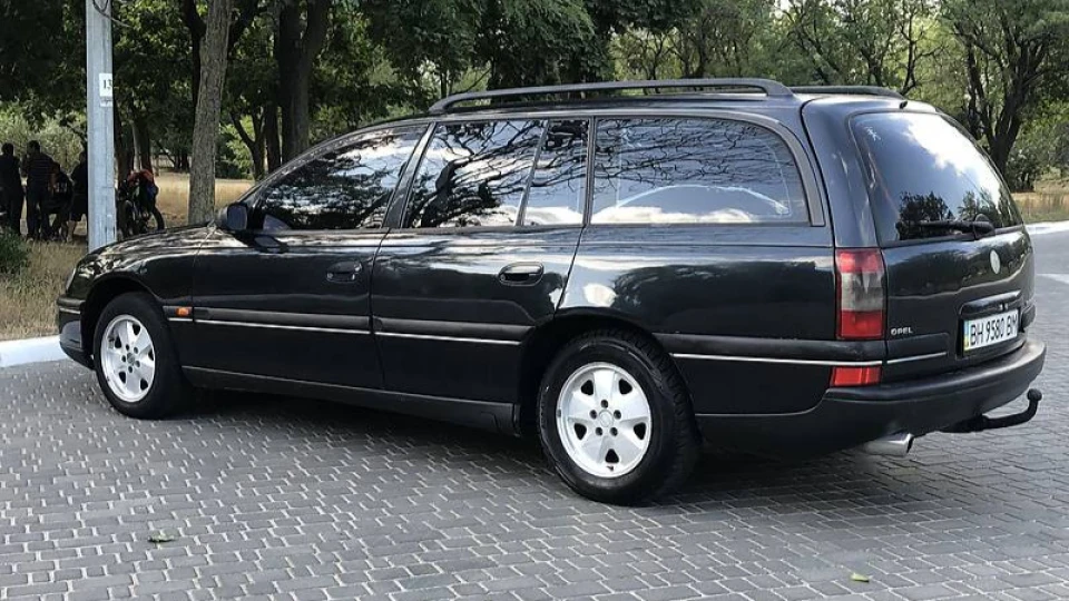 Opel Omega B Caravan X20XEV AT 5