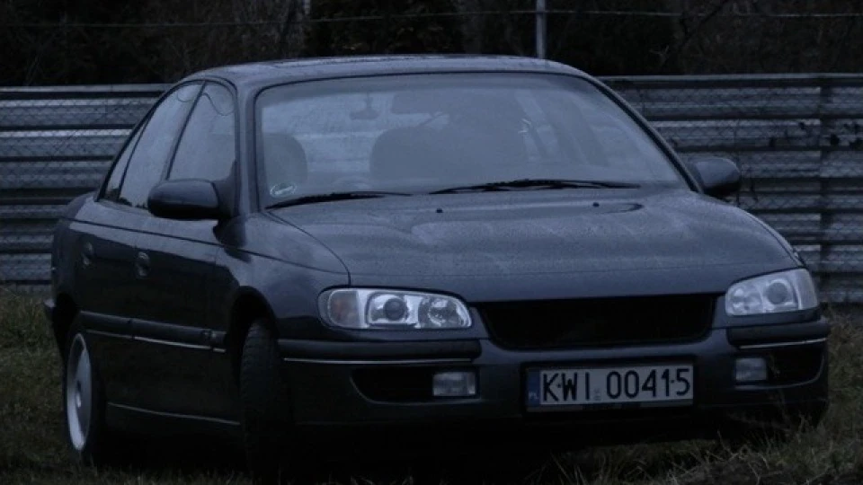 Opel Omega B X20XEV AR25 1997 4