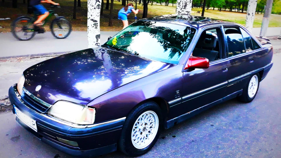 Opel Omega Eggplant 2.6 Automatic 2