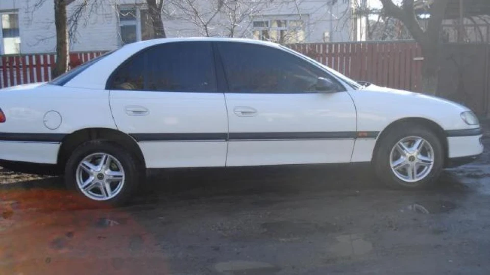 Opel Omega Біла Карета 2