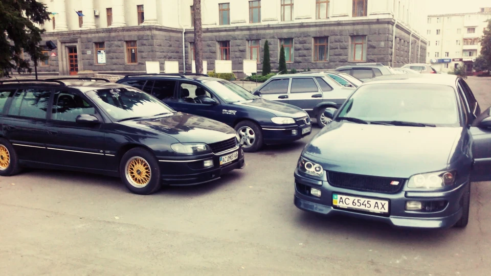 Opel Omega Berlina 4