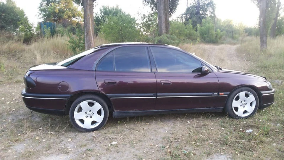 Opel Omega Бізнес-клас 90-х 5