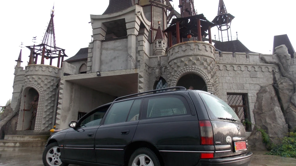 Opel Omega Caravan без молдингів 4