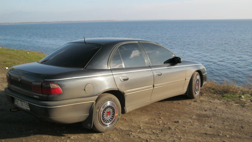 Opel Omega Чорна Перлина 3