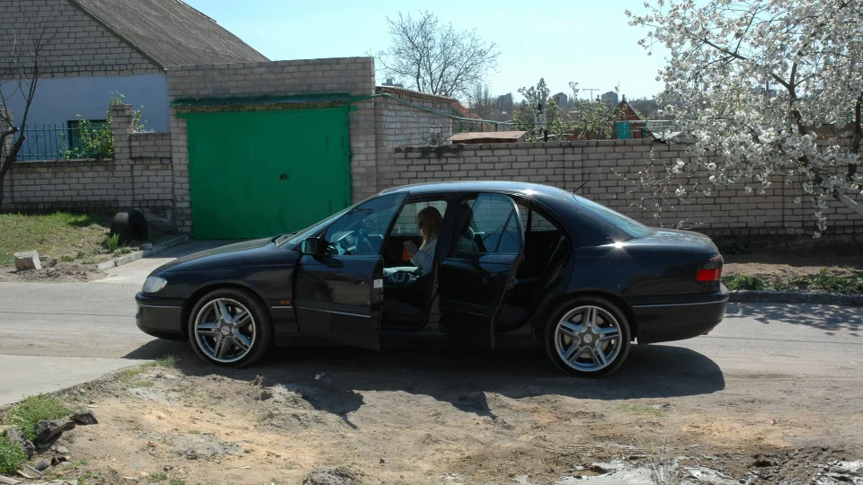 Opel Omega чорний металік 2.0 3