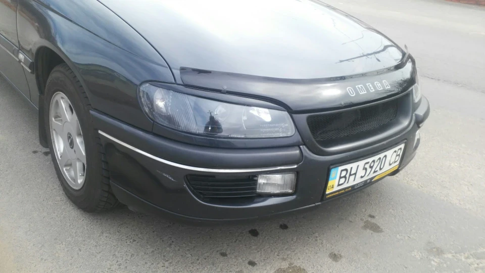 Opel Omega Чорний сарайчик 3