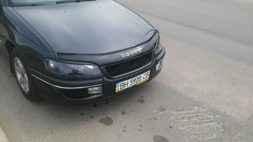 Opel Omega Чорний сарайчик 4
