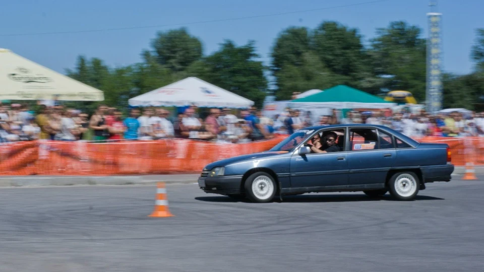 Opel Omega Damon's Garage 3