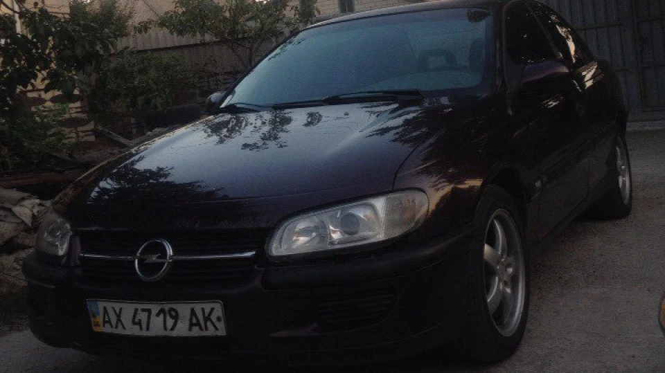 Opel Omega двушка))