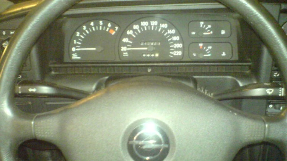 Opel Omega фіолетовий металік
