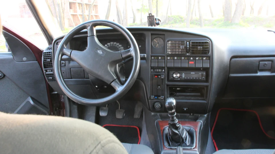 Opel Omega Гнила вишня 2.6 4