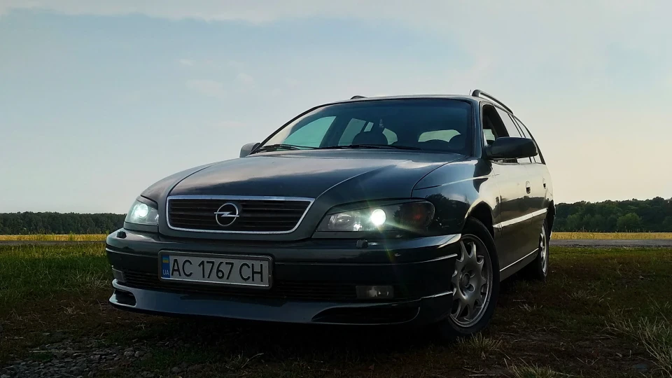 Opel Omega Irmscher 4
